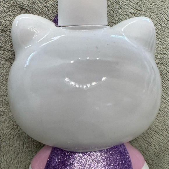 HELLO KITTY LOTION/SOAP DISPENSER W/ PURPLE GLITTER BOW AND OUTFIT NEW - Picture 4 of 7